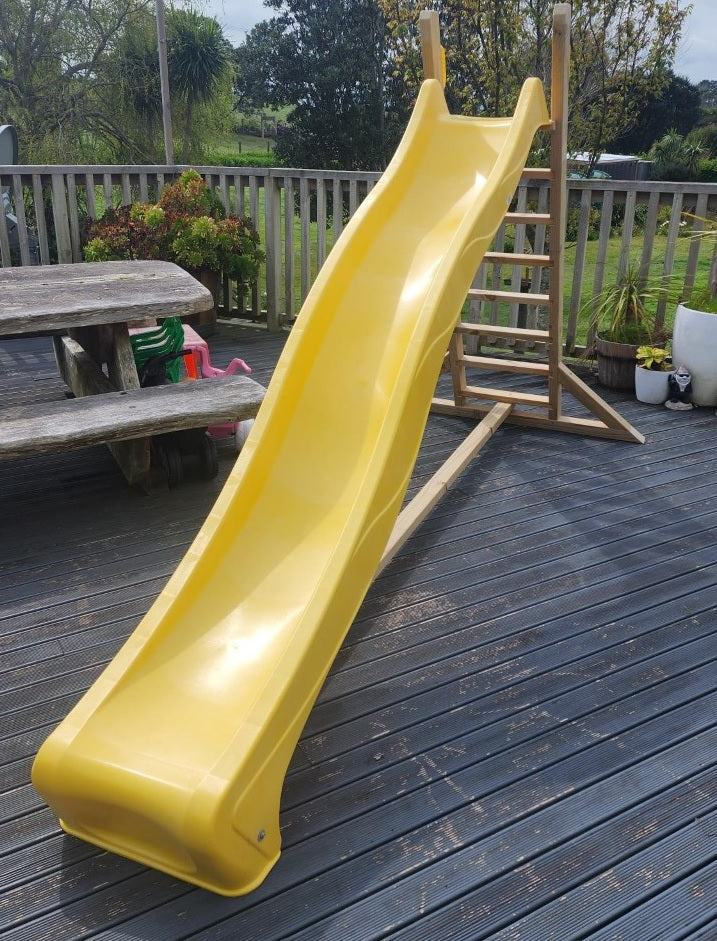 Free Standing Wave Slide Ultimate Playgrounds
